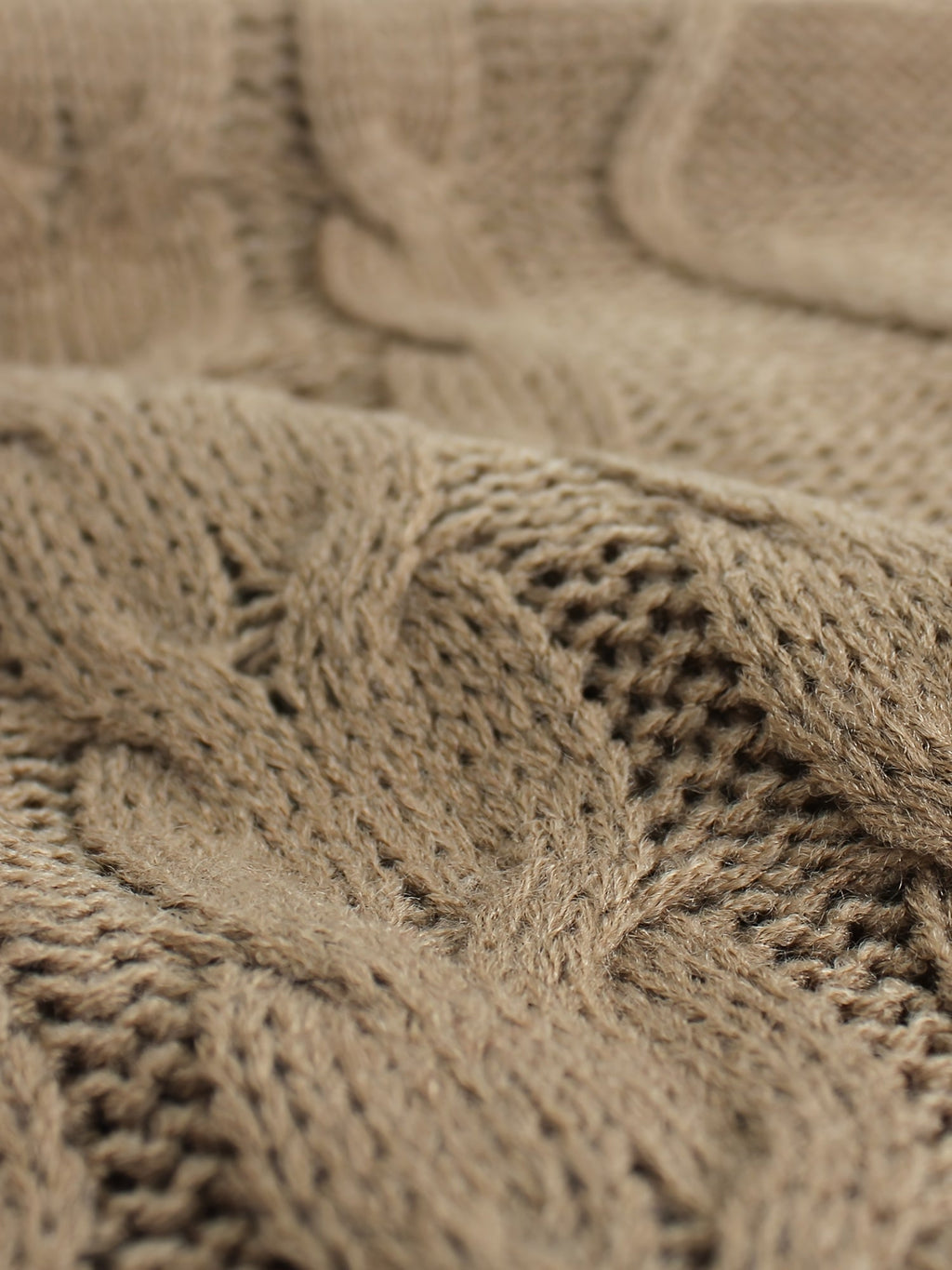 Women's Cable-Knit V-Neck Sweater Vest