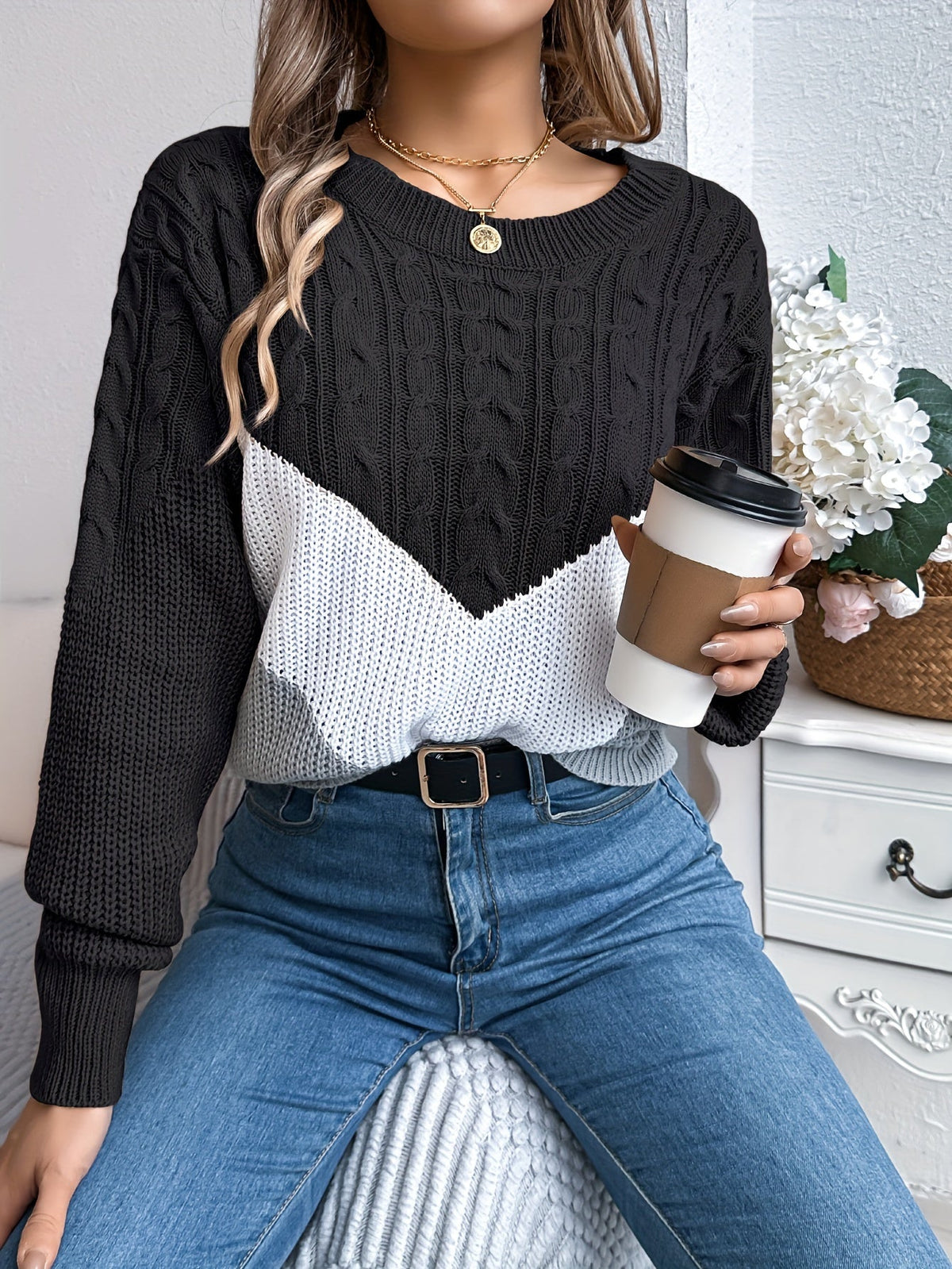 Women's Color-Block Round Neck Soft Knit Sweater