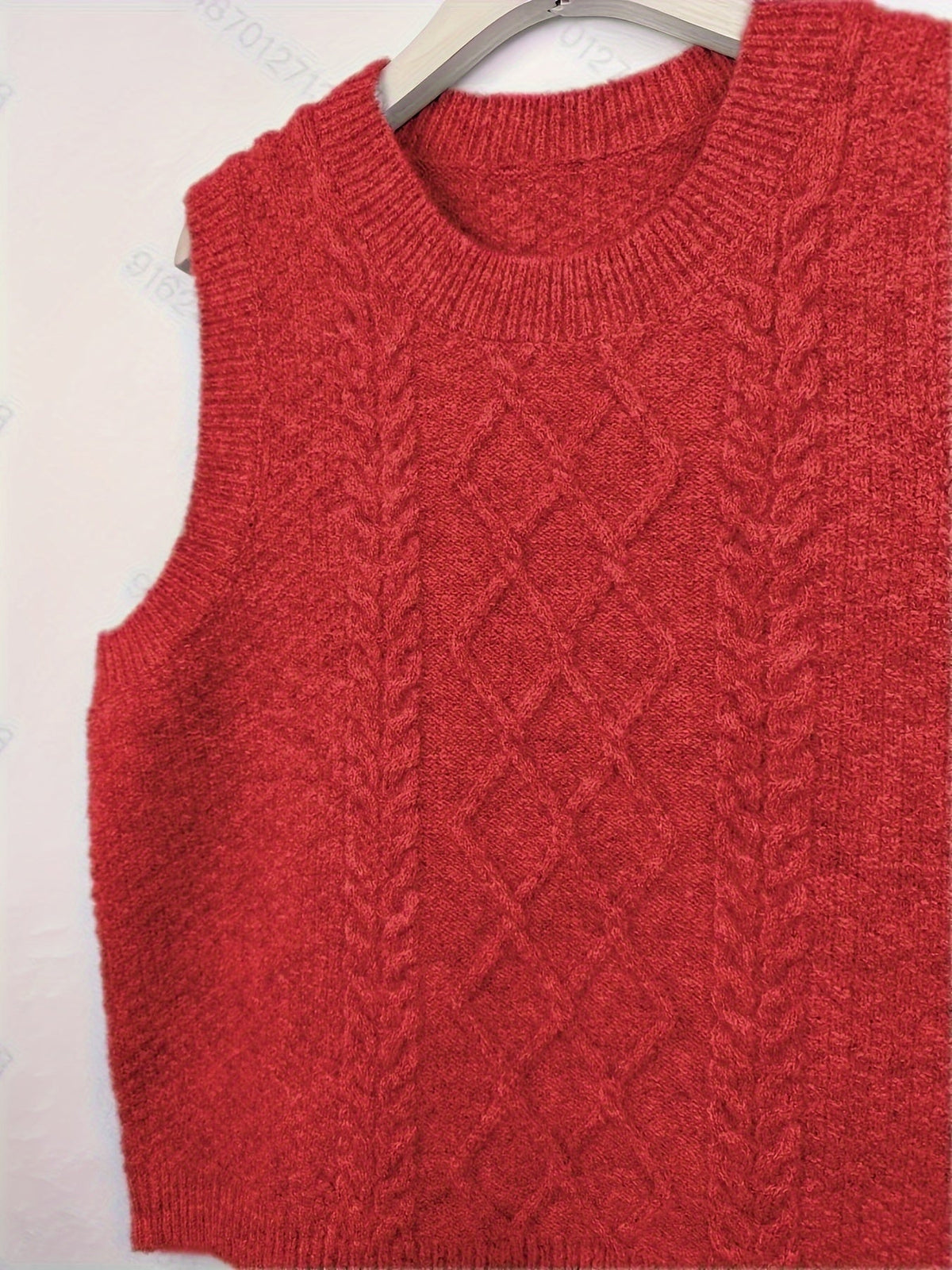 Women's Cable-Knit Round-Neck Sweater Vest