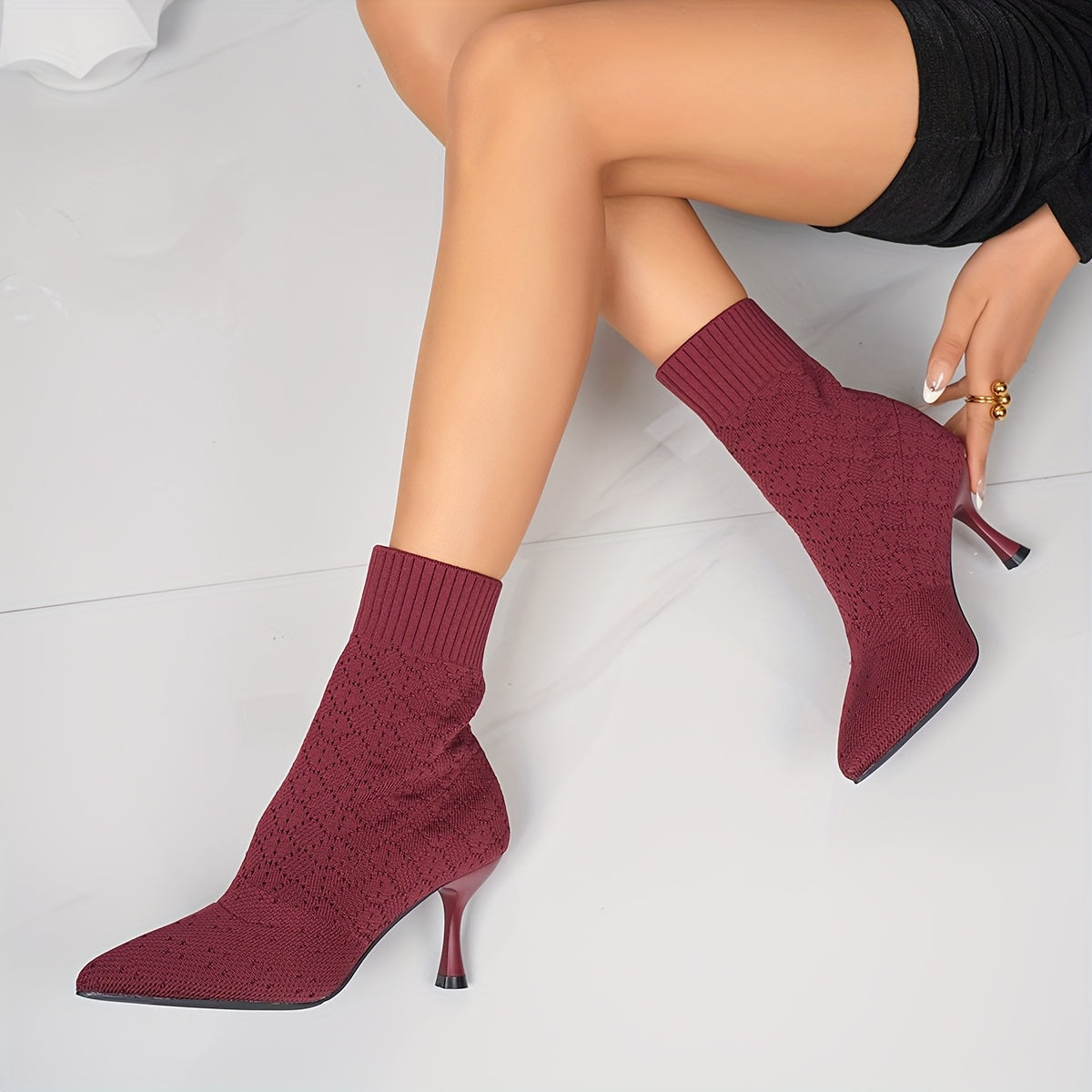Women's Stretch Pointed-Toe Ankle Boots - Burgundy