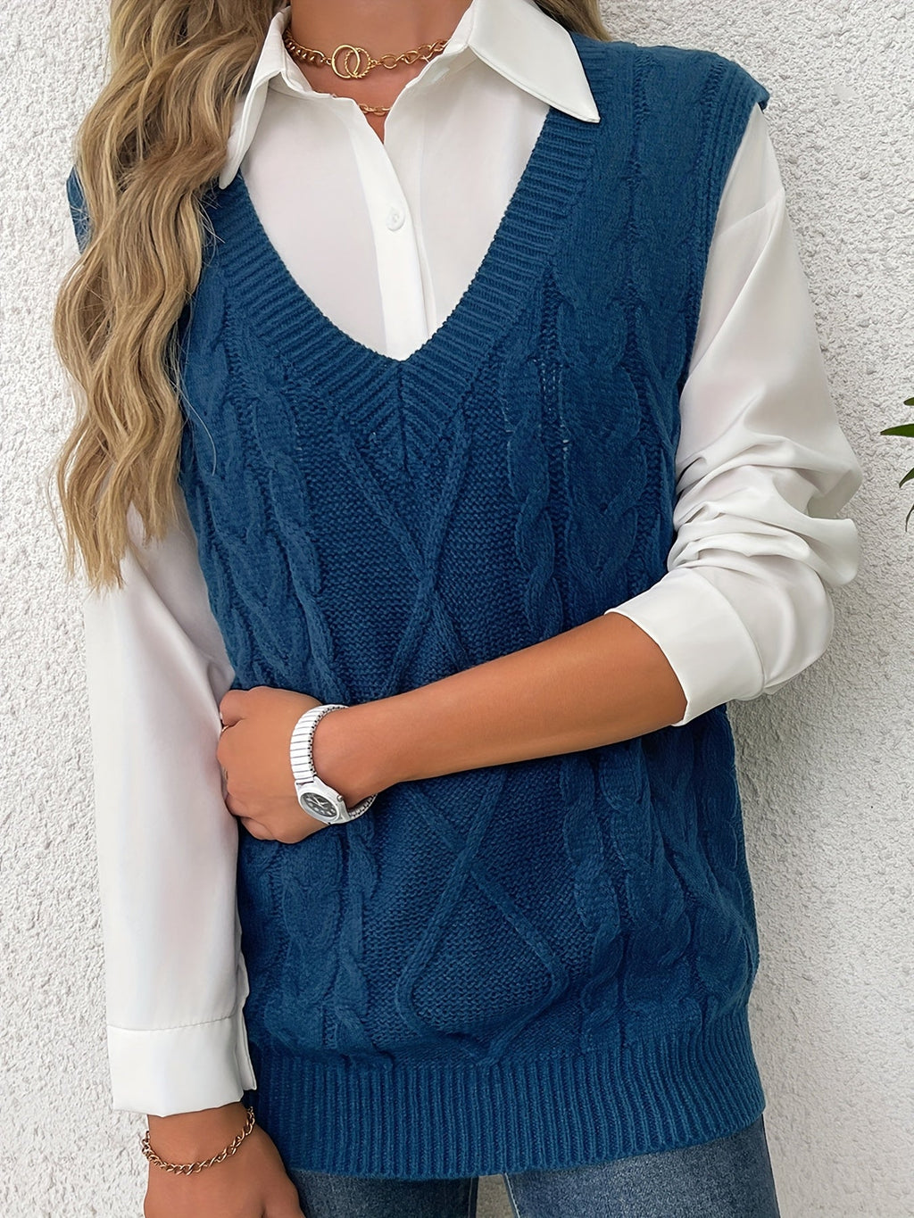 Women's Cable-Knit V-Neck Sweater Vest