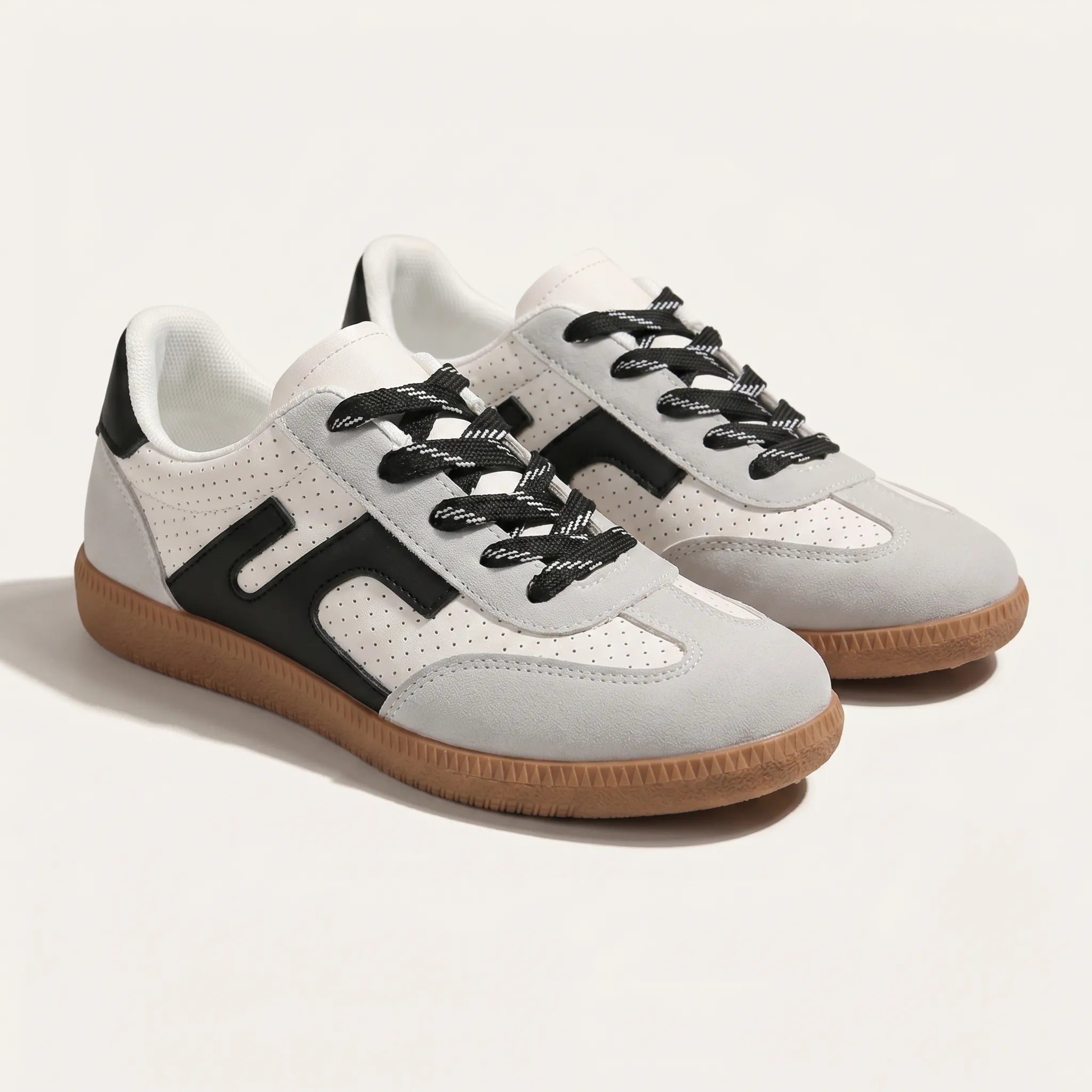 Retro Low Top Sneakers