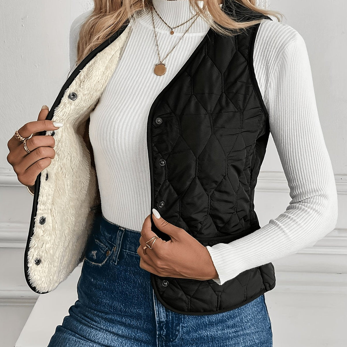 Women's Reversible Quilted Vest - Black
