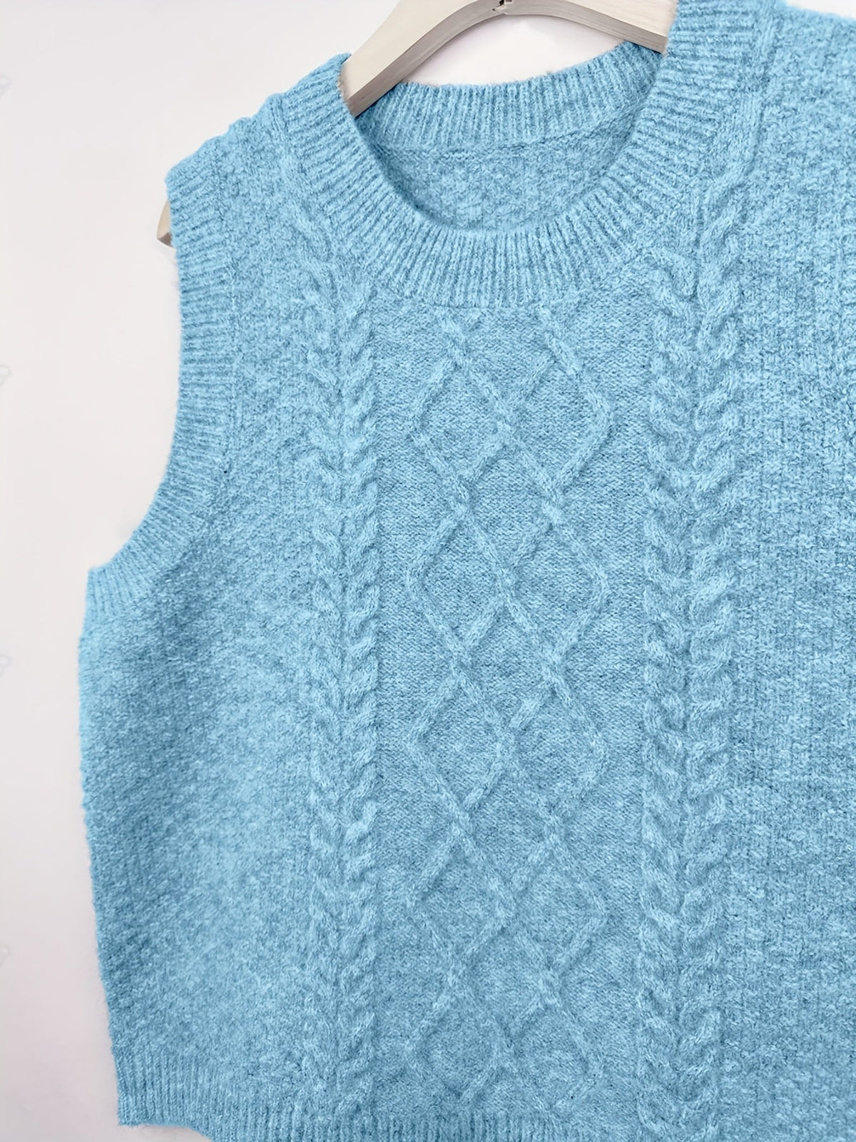 Women's Cable-Knit Round-Neck Sweater Vest