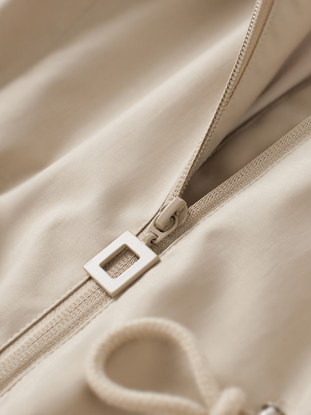 Women's Lightweight Hooded Jacket with Drawstring Waist