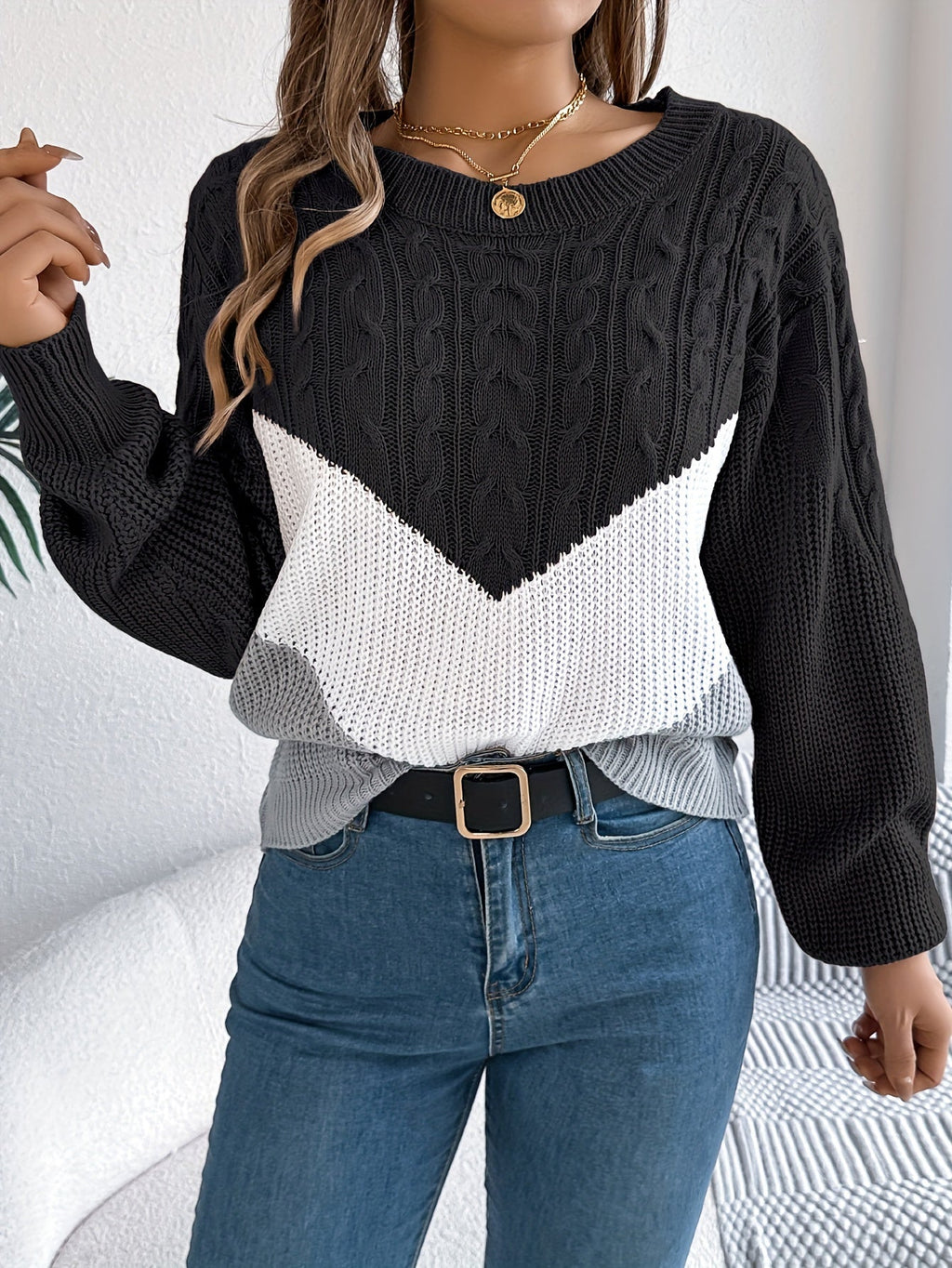 Women's Color-Block Round Neck Soft Knit Sweater