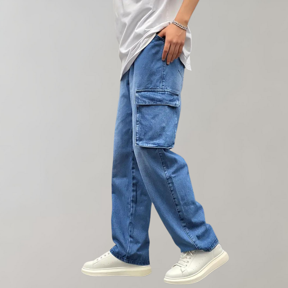 Men's Relaxed-Fit Cargo Jeans