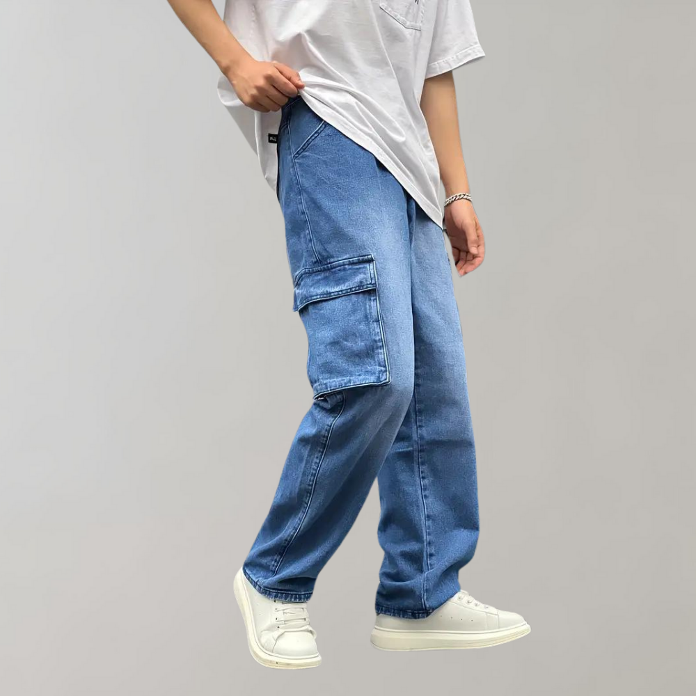 Men's Relaxed-Fit Cargo Jeans
