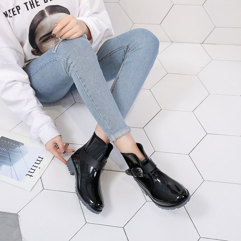 Women's Glossy Buckle Ankle Boots - Black