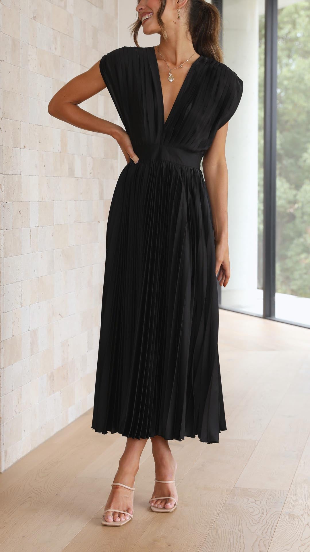 Women's Pleated V-Neck A-Line Midi Dress