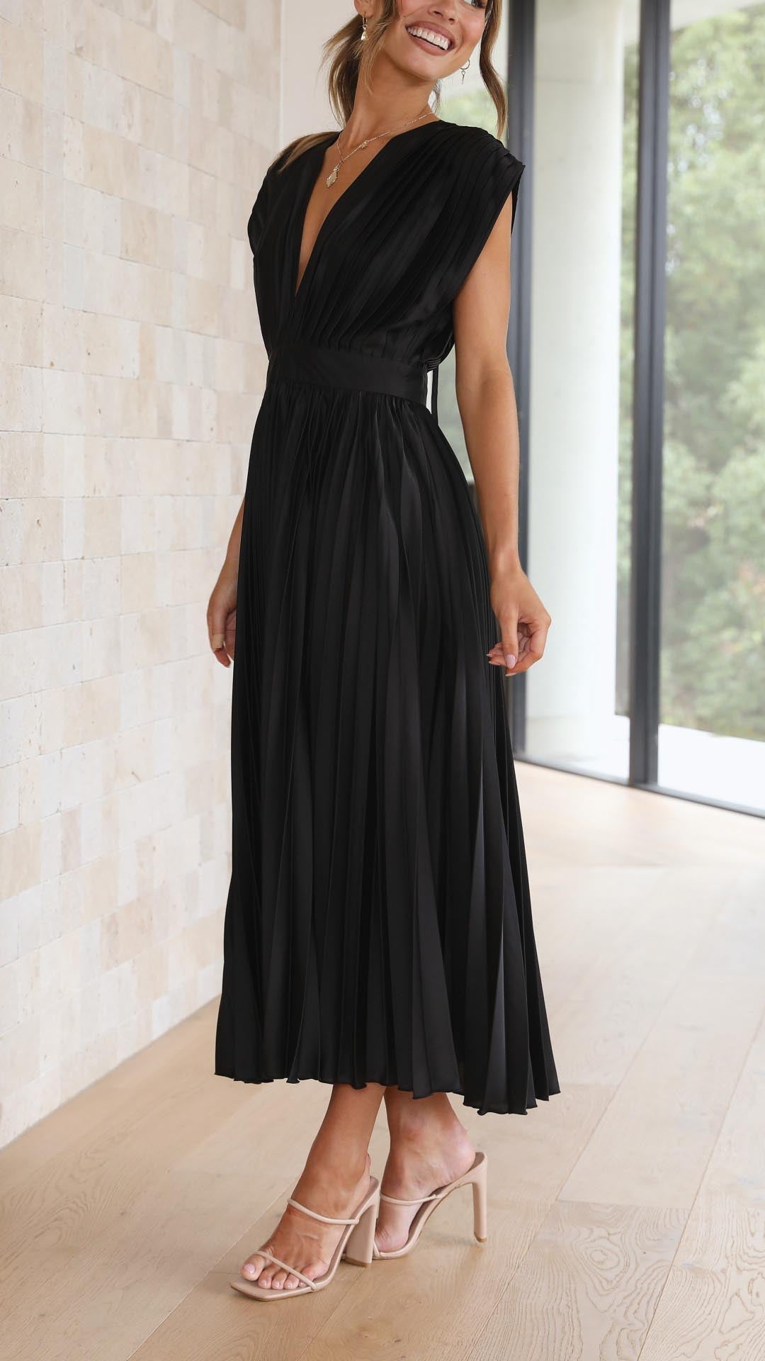 Women's Pleated V-Neck A-Line Midi Dress
