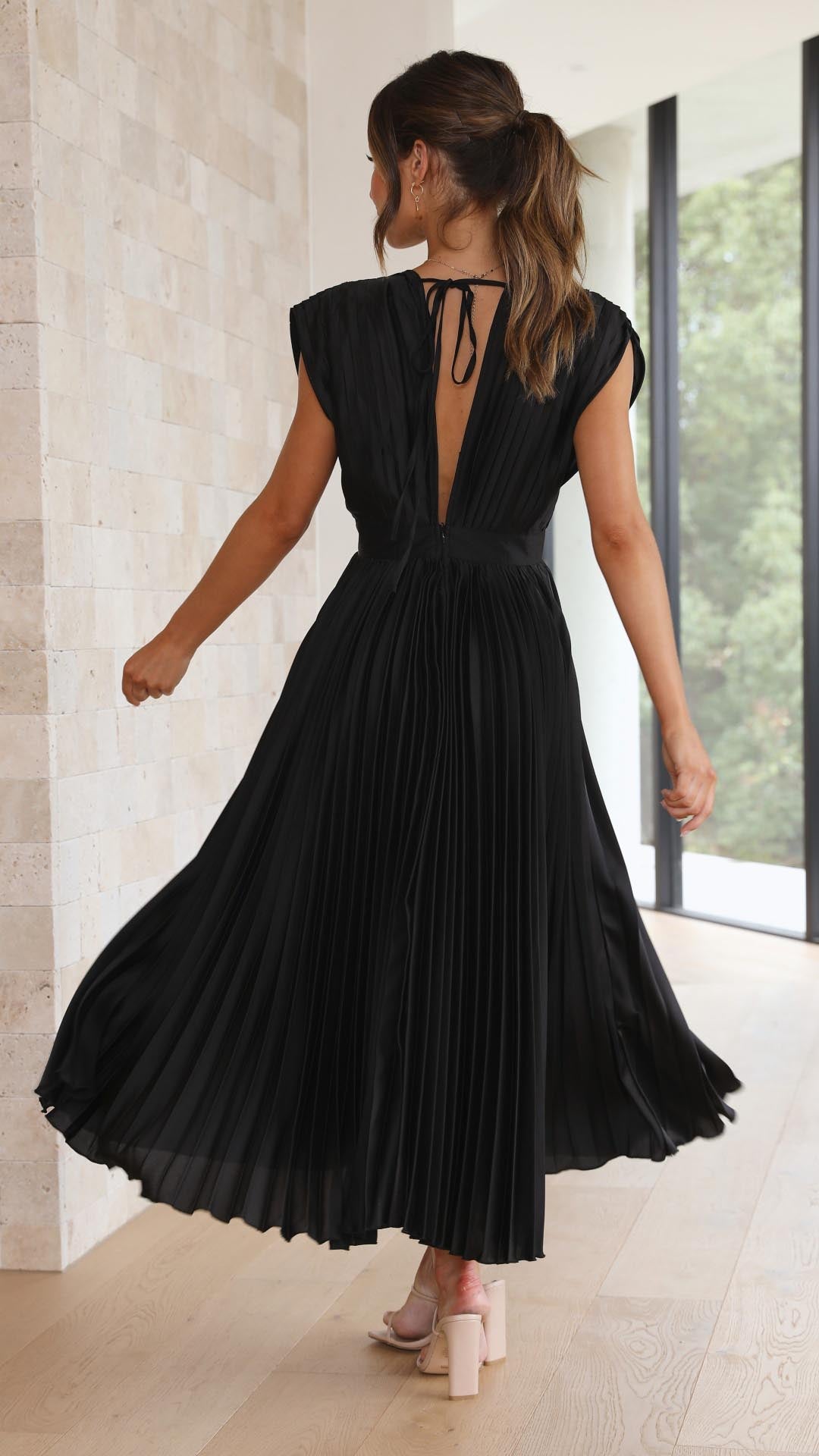 Women's Pleated V-Neck A-Line Midi Dress