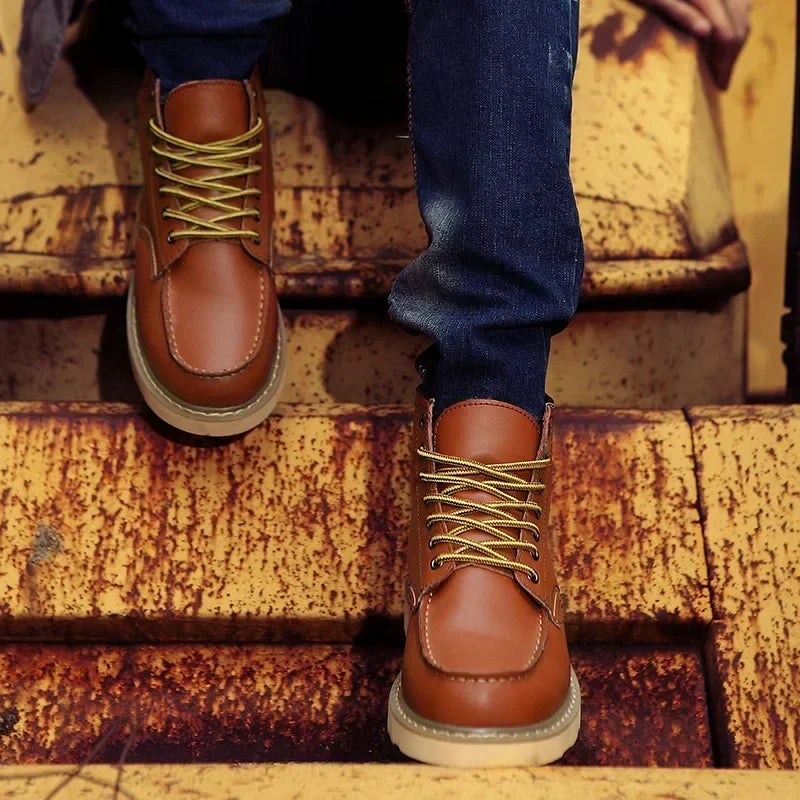 Men's Fur-Lined Leather Lace-Up Winter Snow Boots