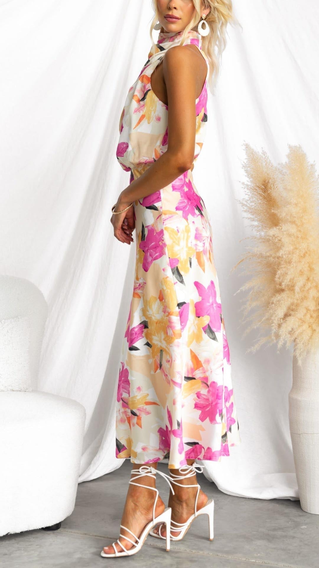 Women's Floral Halter Neck Maxi Dress Elegant Wedding Guest Dress for Summer Celebrations