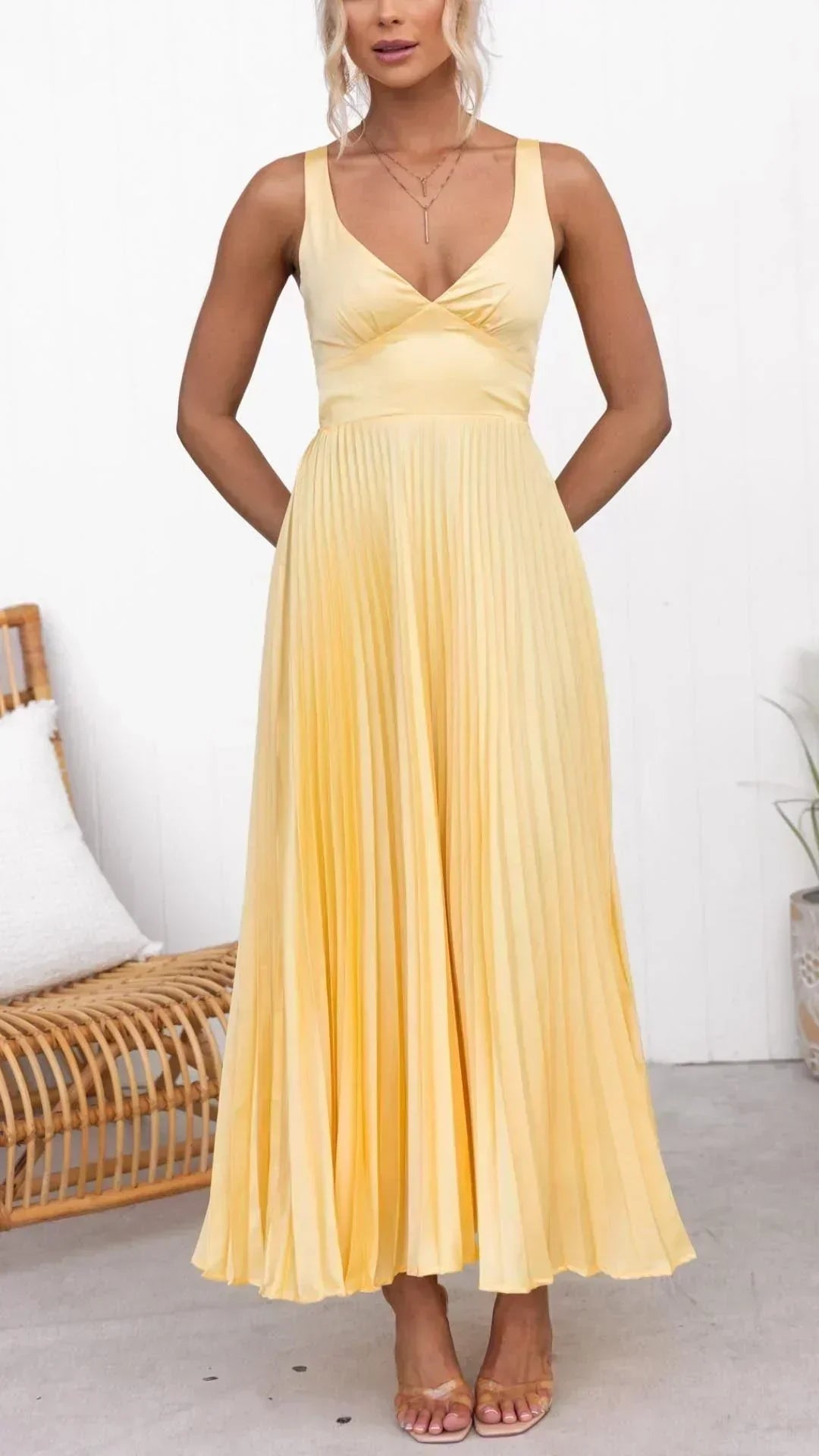 Women's Empire-Waist Maxi Dress Pleated V-Neck Style for Summer Events