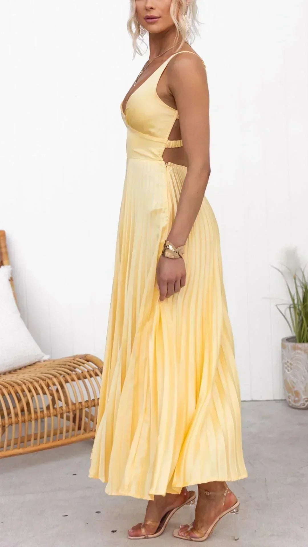 Women's Empire-Waist Maxi Dress Pleated V-Neck Style for Summer Events