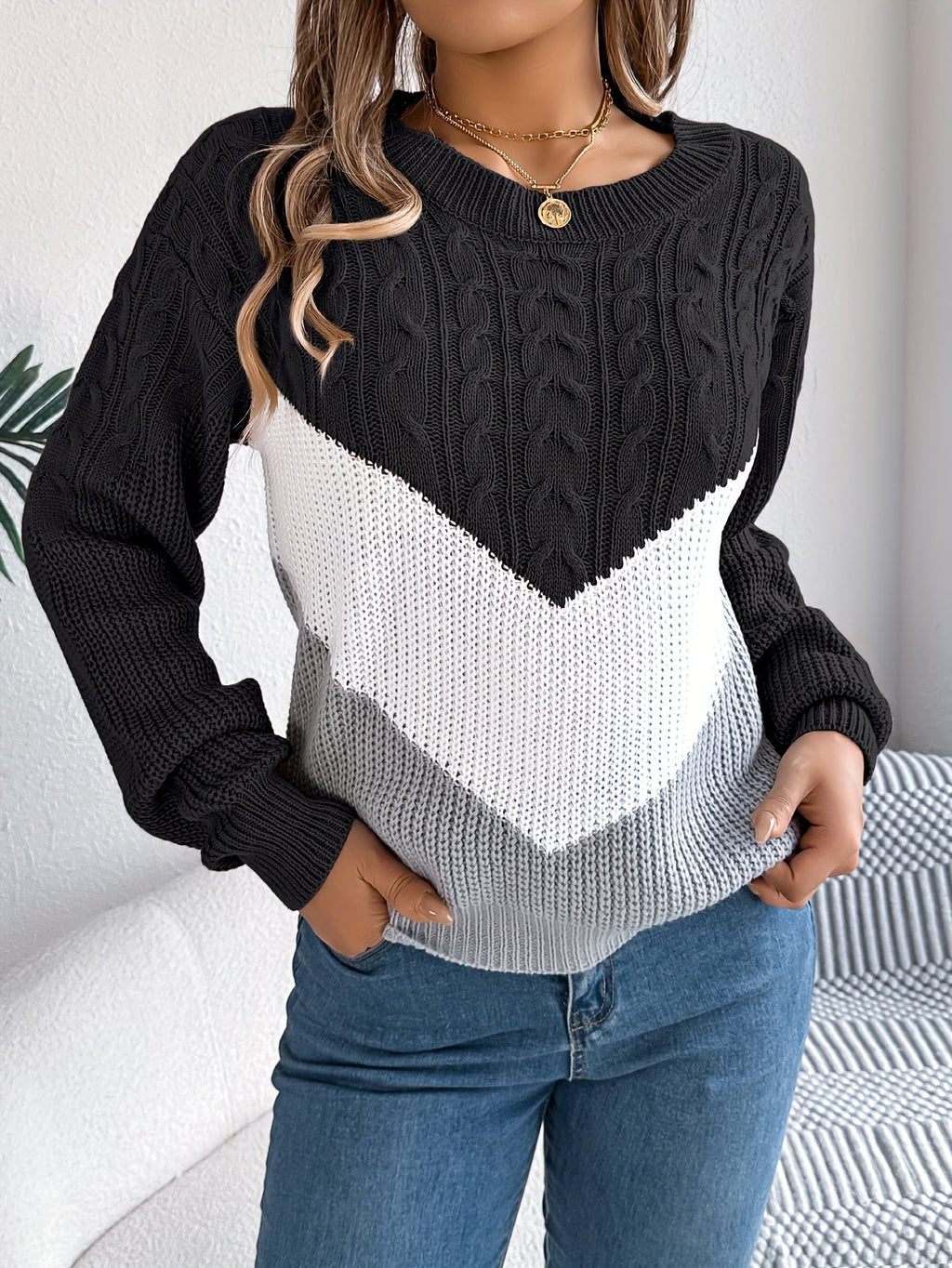 Women's Color-Block Round Neck Soft Knit Sweater