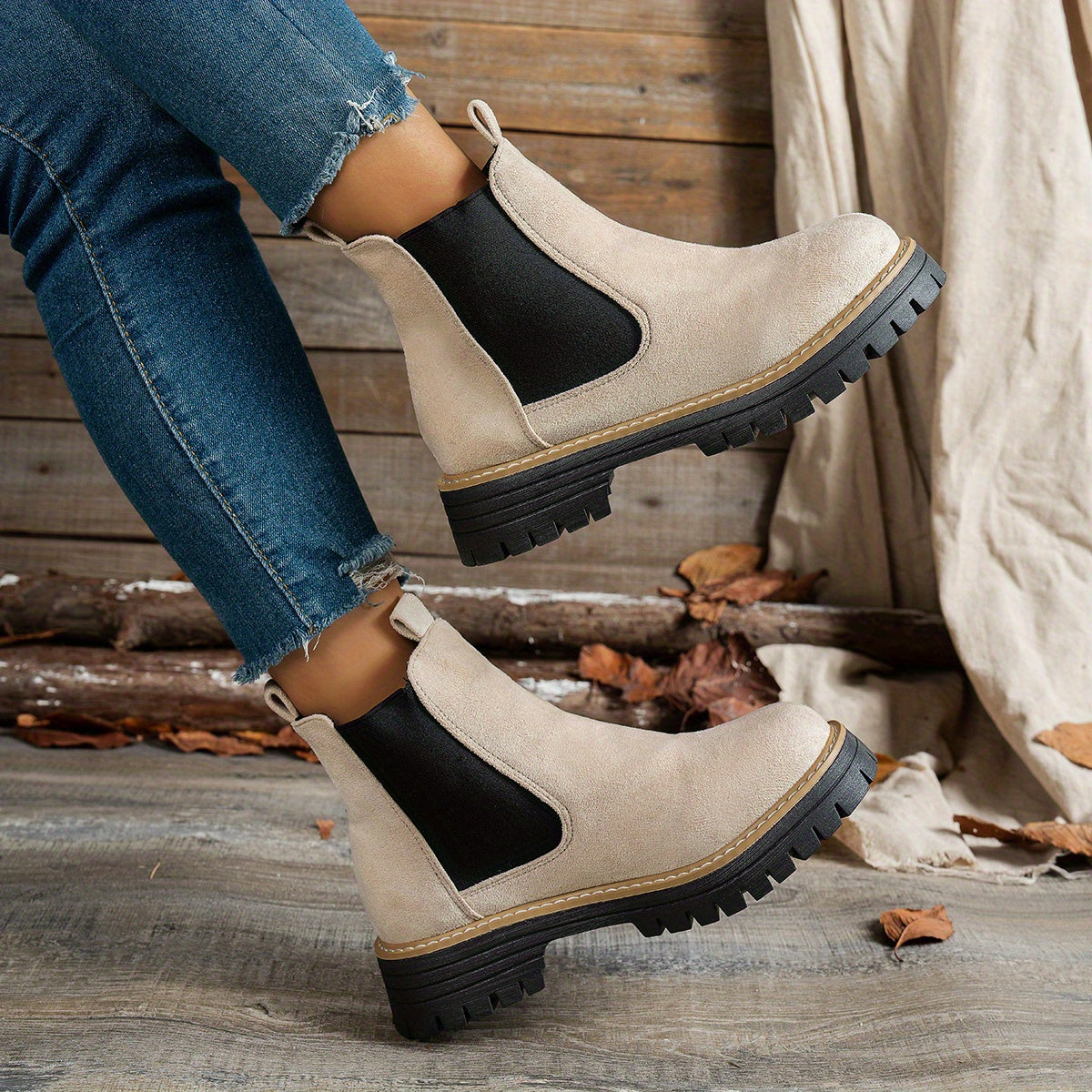 Women's Lug Sole Chelsea Platform Ankle Boots