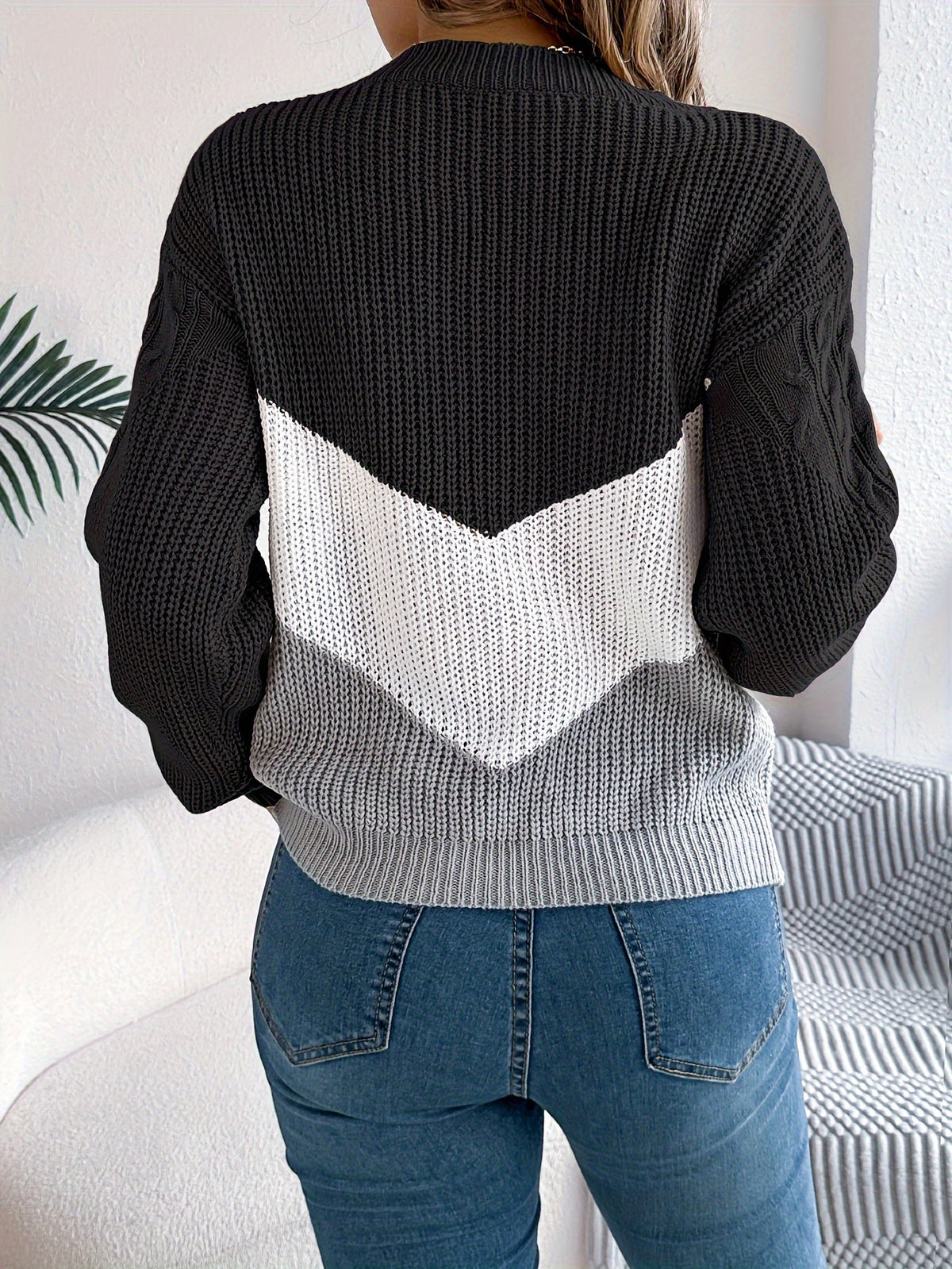Women's Color-Block Round Neck Soft Knit Sweater