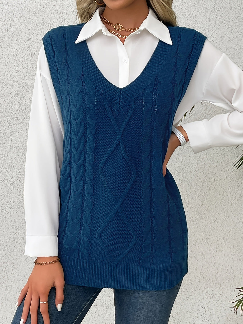 Women's Cable-Knit V-Neck Sweater Vest