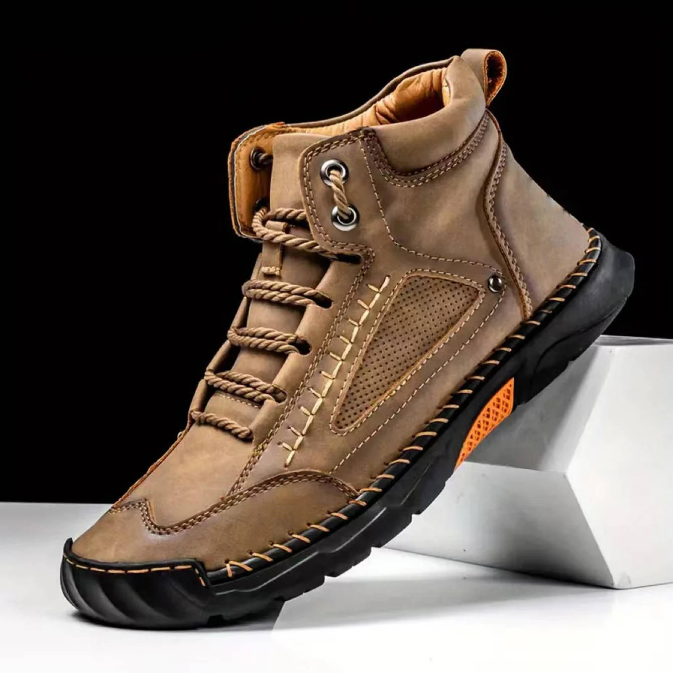 Men's Hand-Stitched Lace-Up Outdoor Boots
