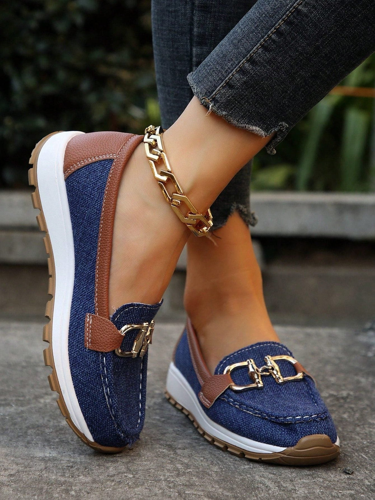 Women's Chunky Suede Loafers with Metal Bar - Blue