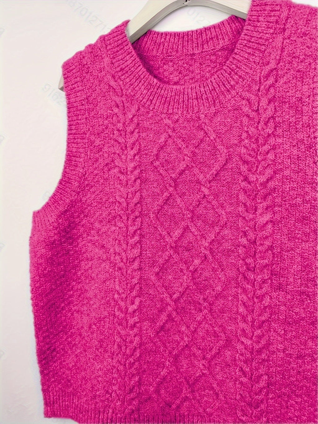 Women's Cable-Knit Round-Neck Sweater Vest