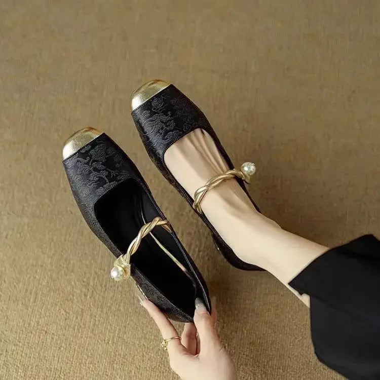 Women's Vintage Braided Pearl Strap Mary Jane Shoes - Black