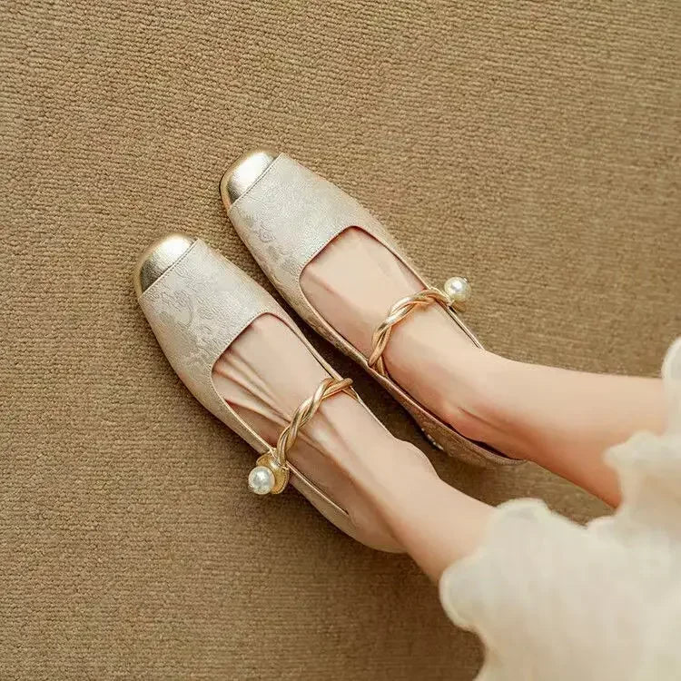 Women's Vintage Braided Pearl Strap Mary Jane Shoes - Beige
