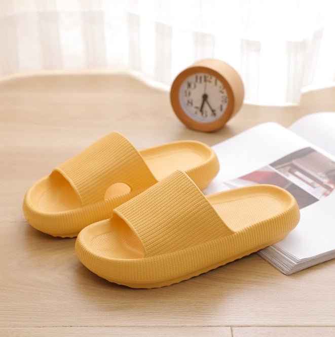 Women's Textured Strap Cushioned Slide Slippers - Yellow