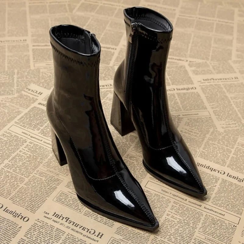 Women's Fitted Pointed Toe Winter Ankle Boots with Block Heel - Black