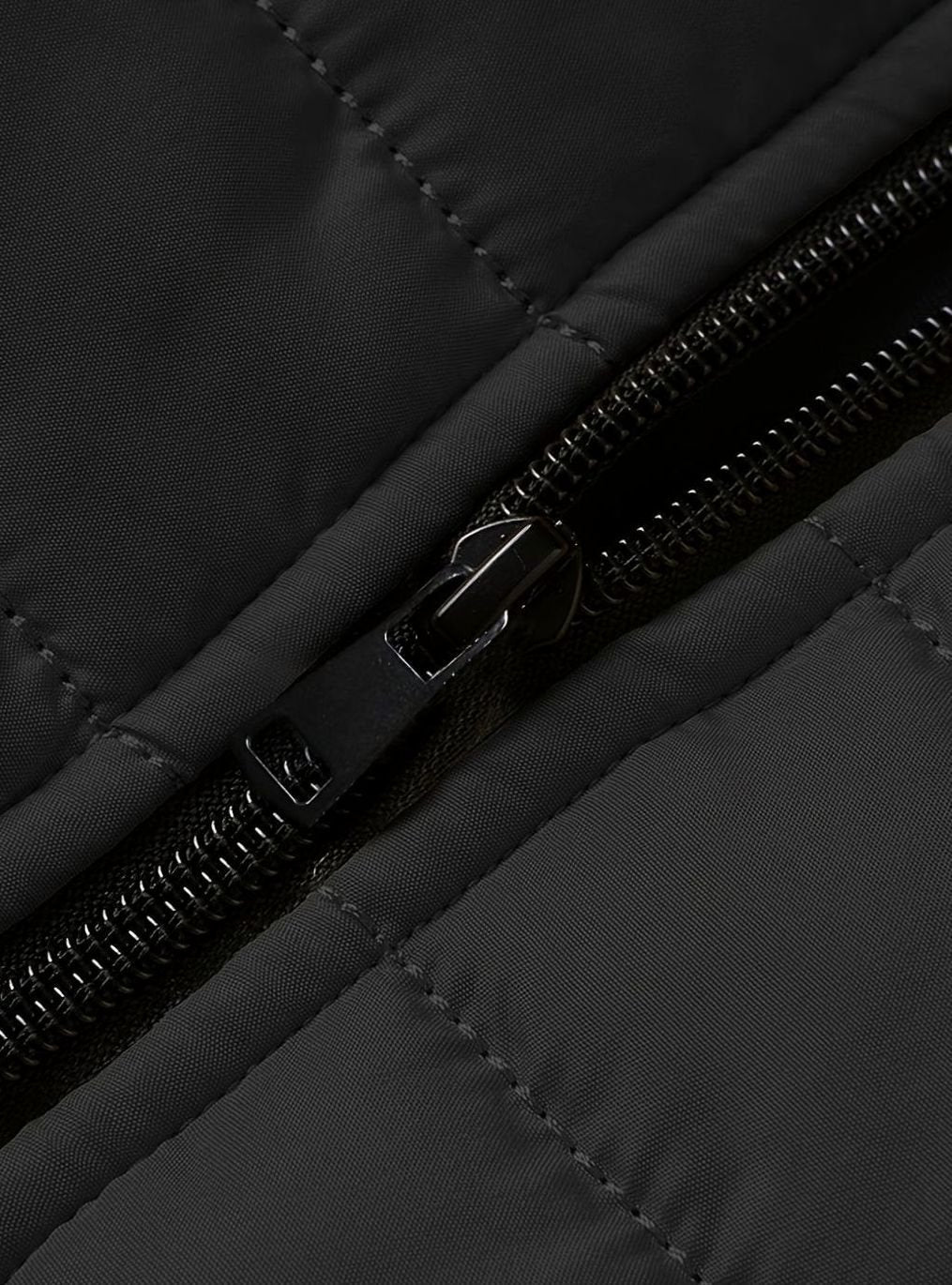 Men's Horizontal-Quilted Packable Zip-Up Puffer Jacket