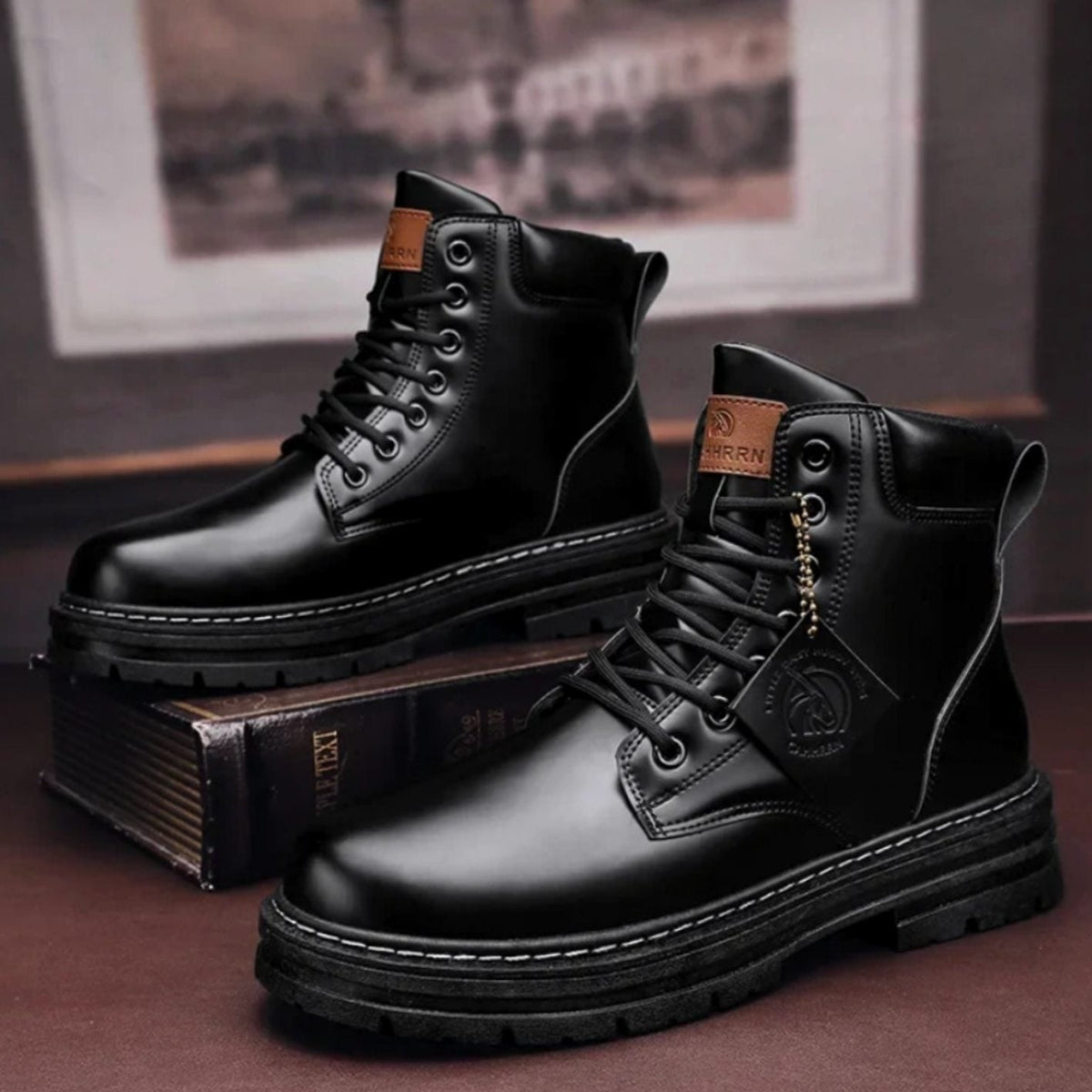 Men's Rugged Lace-Up Hiking Boots - Black