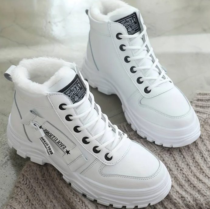 Women's Sherpa Lined Lace-Up Chunky Sole Winter Ankle Boots - White