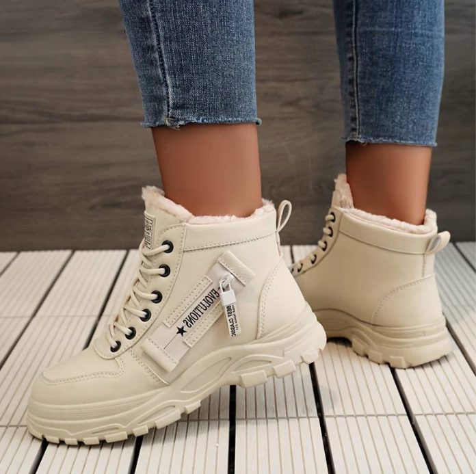 Women's Sherpa Lined Lace-Up Chunky Sole Winter Ankle Boots
