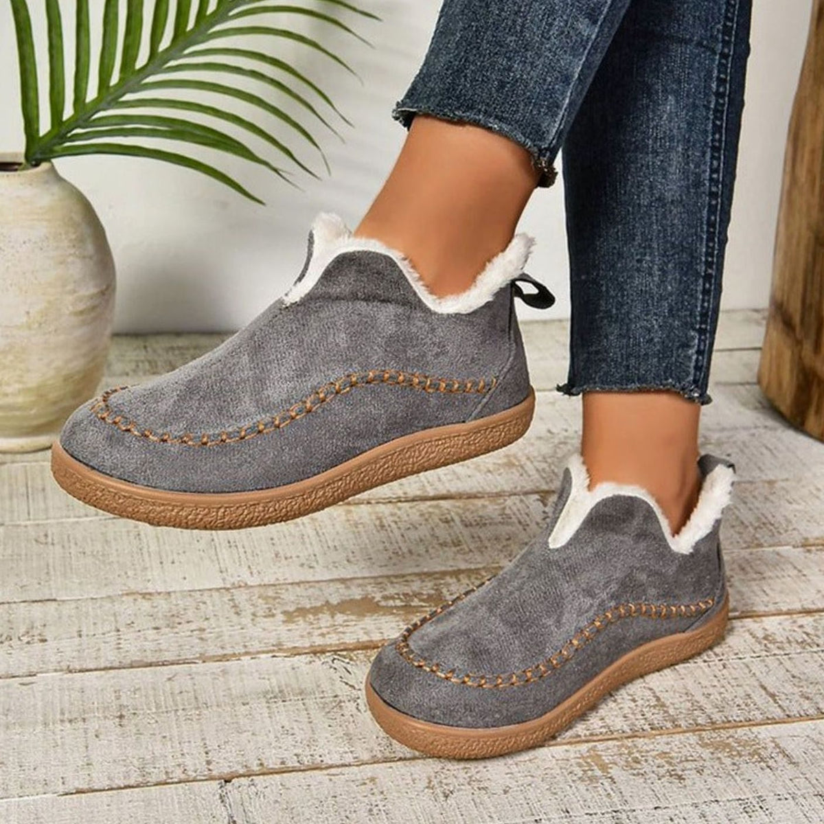 Women's Fleece-Lined Suede Slip-On Moccasin Loafers - Gray
