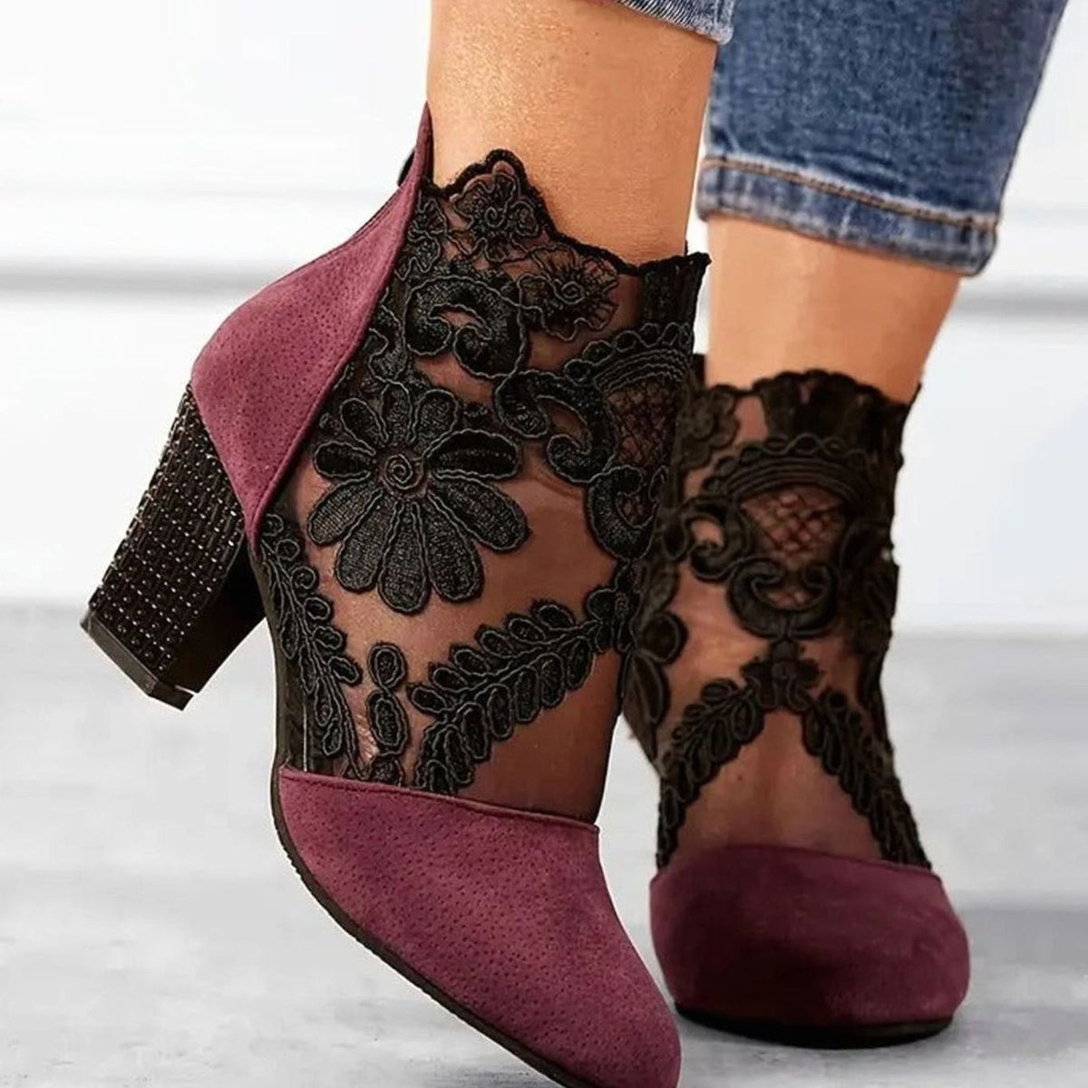Women's Floral Lace Embroidered Block Heel Boots - Red