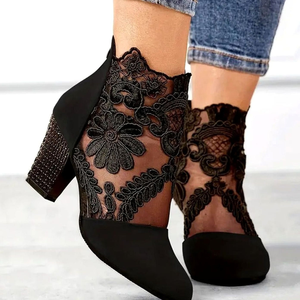 Women's Floral Lace Embroidered Block Heel Boots