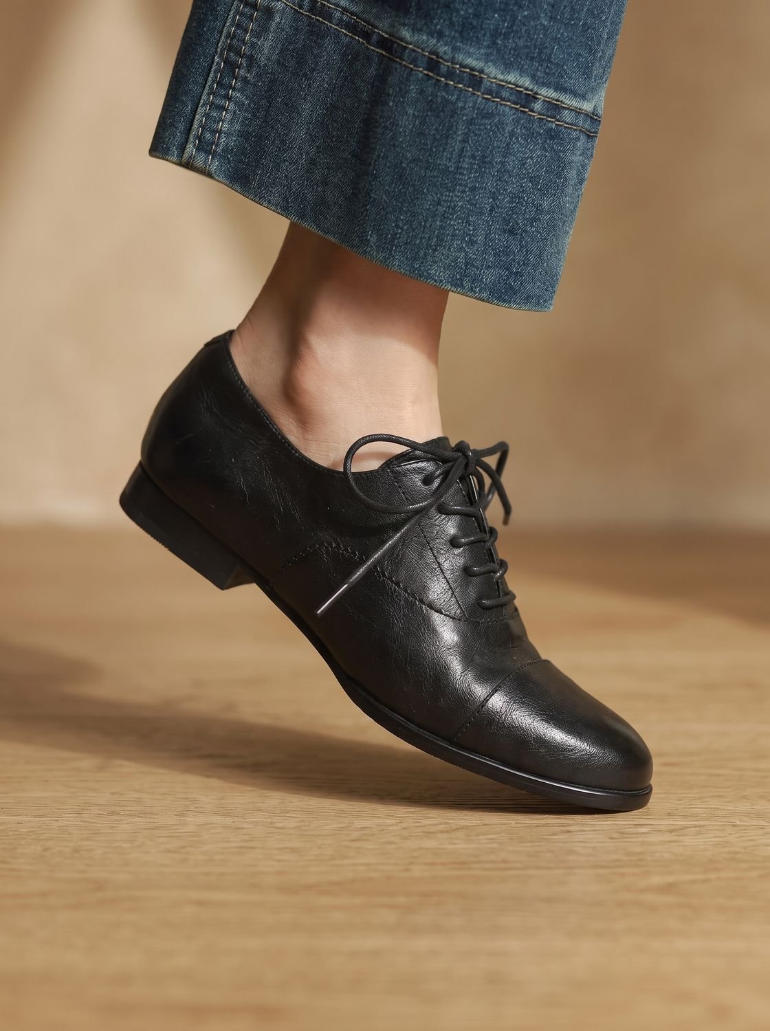 Women's Leather Cap Toe Lace-Up Oxford Flats - Black