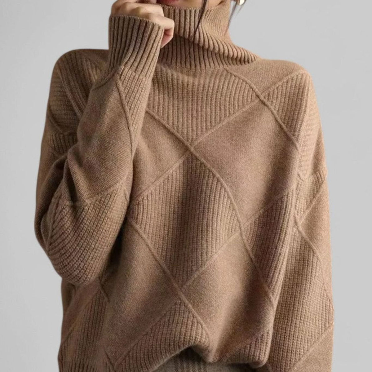 Women's Oversized Argyle Knit Turtleneck Sweater - Camel