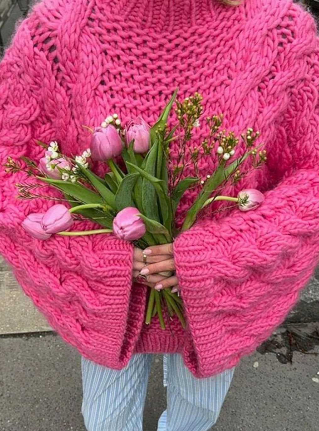 Women's Oversized Cable-Knit Chunky Crewneck Sweater
