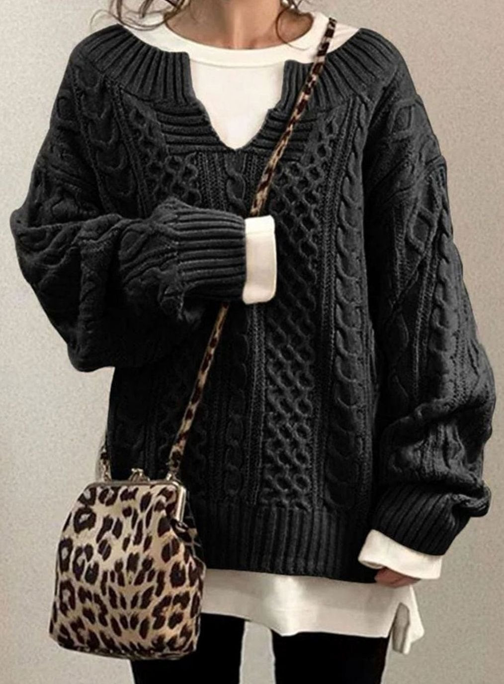 Women's Oversized Cable-Knit V-Neck Pullover - Green