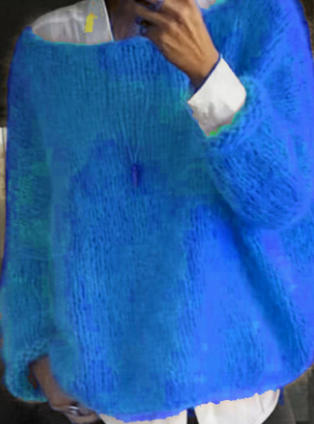 Women's Oversized Fuzzy Knit Long Sleeve Pullover - Blue