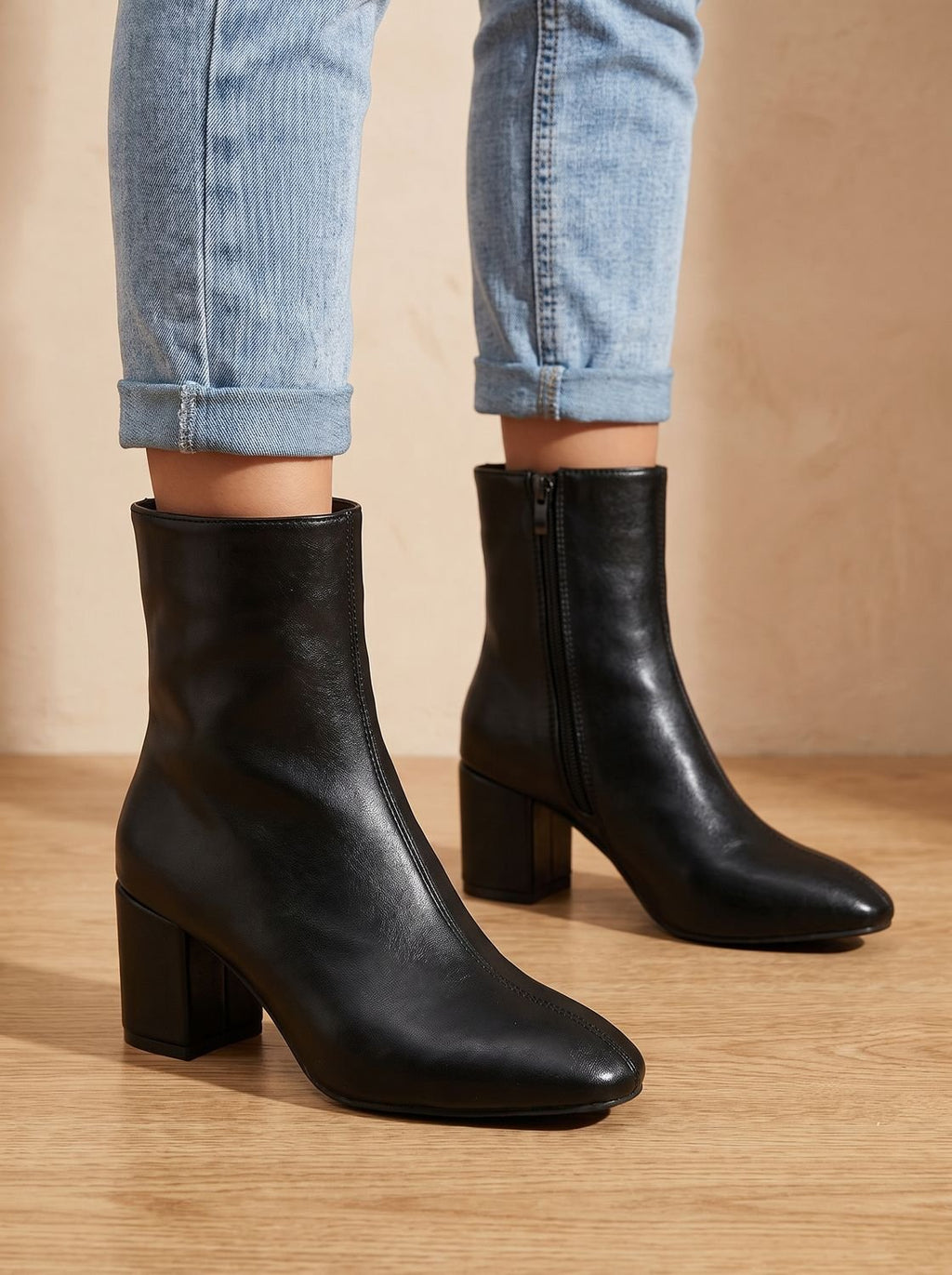 Women's Pointed Toe Chunky Block Heel Ankle Boots - Black