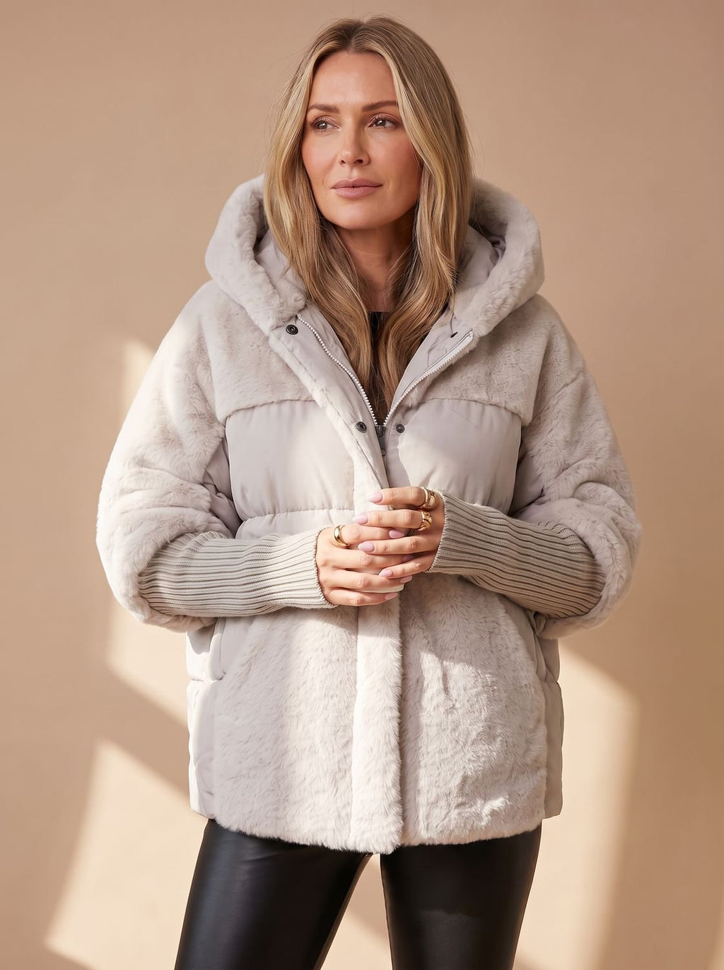 Women's Short Quilted Puffer Jacket with Faux-Fur Hood