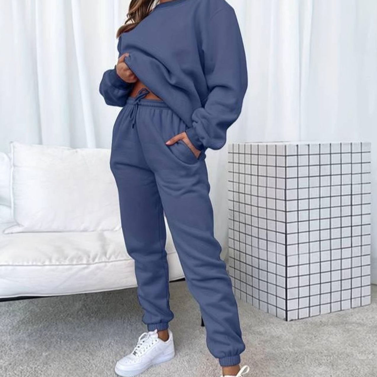 Women's Relaxed Crewneck Sweatshirt and Jogger Set - Brown