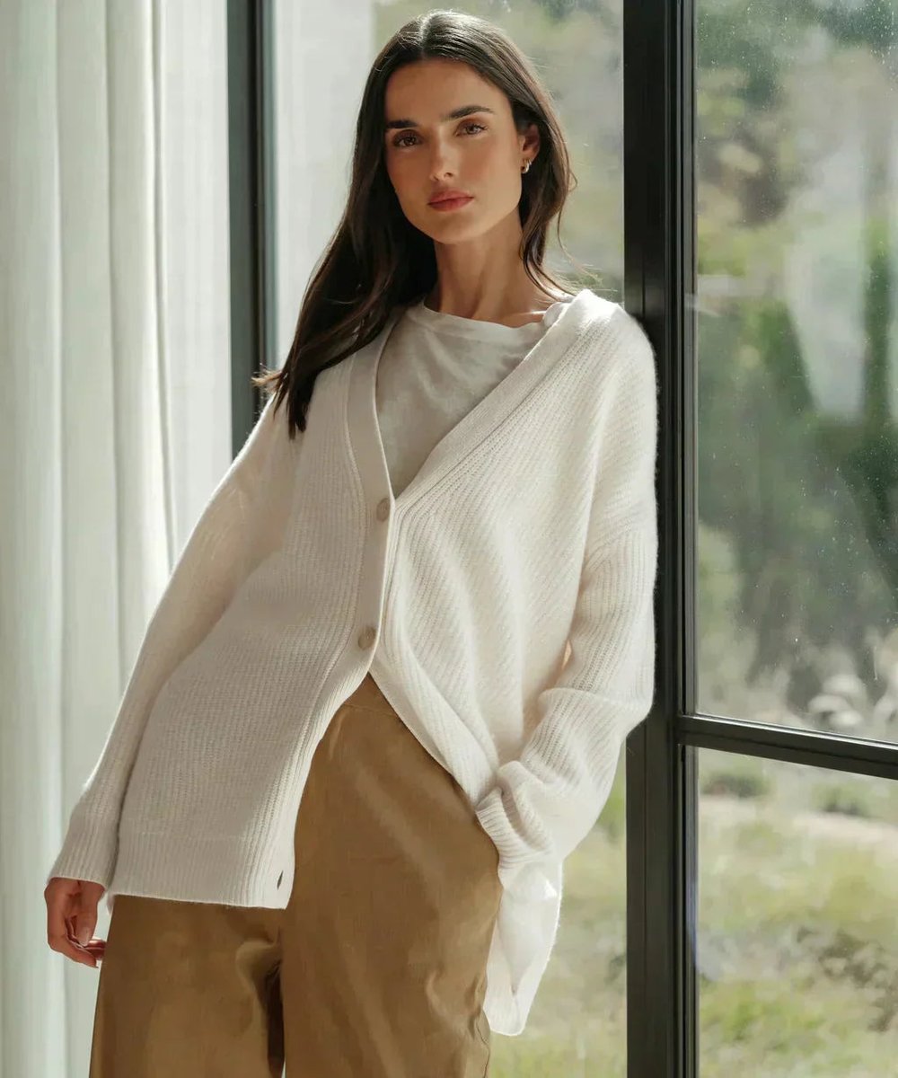 Women's Relaxed-Fit V-Neck Button-Front Cardigan - White