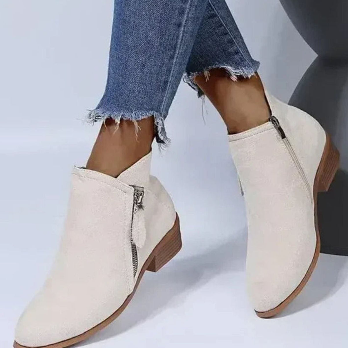 Women's Suede V-Cut Zip-Up Block Heel Ankle Boots - Blue
