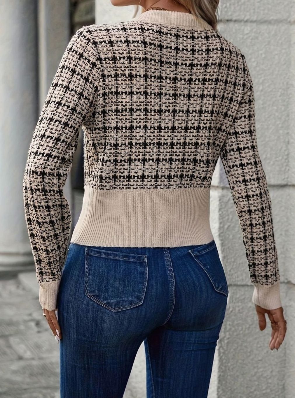 Women's Tweed-Style Button-Front Cropped Cardigan - Gray White
