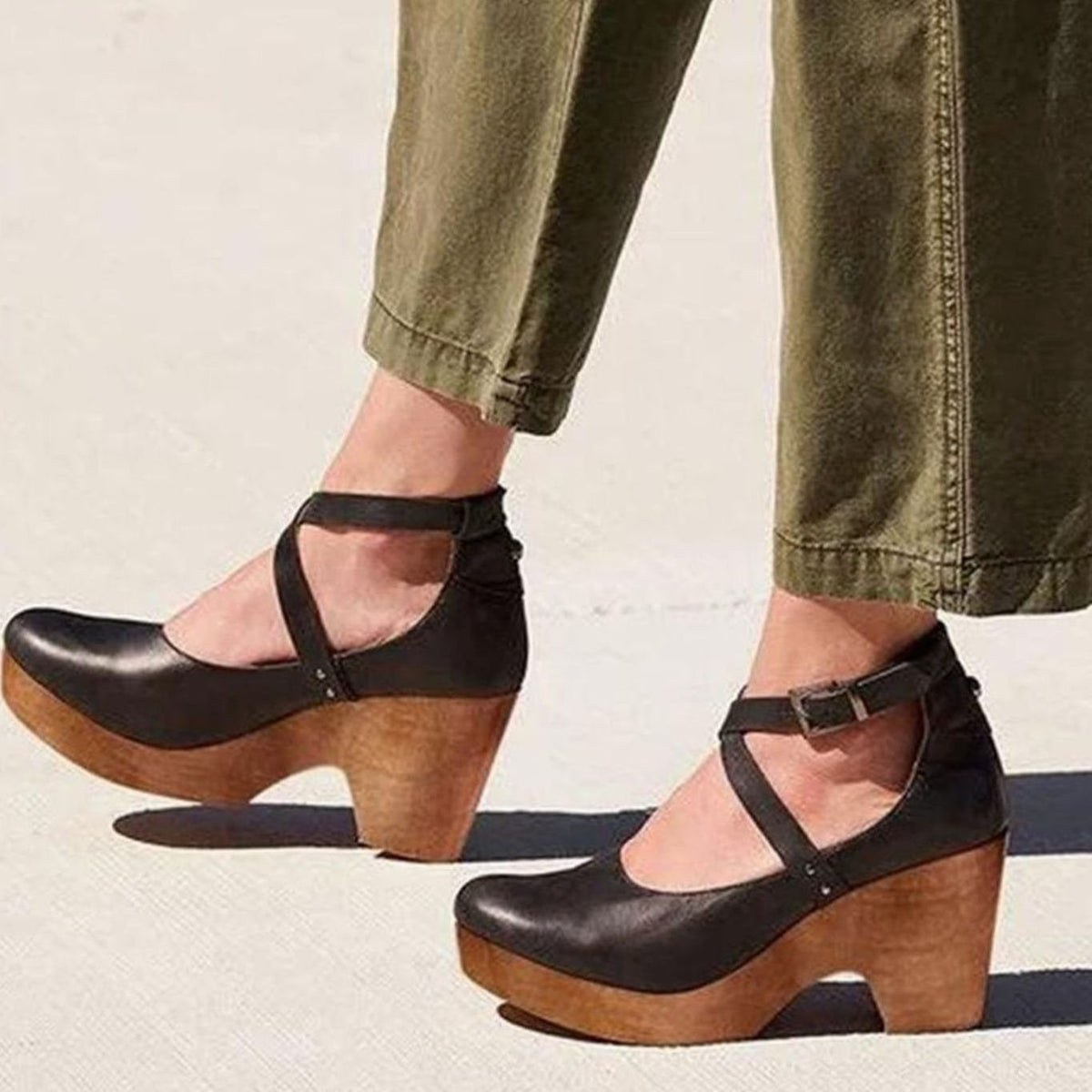 Women's Vintage Cross-Strap Block Heel Mary Jane Pumps - Black